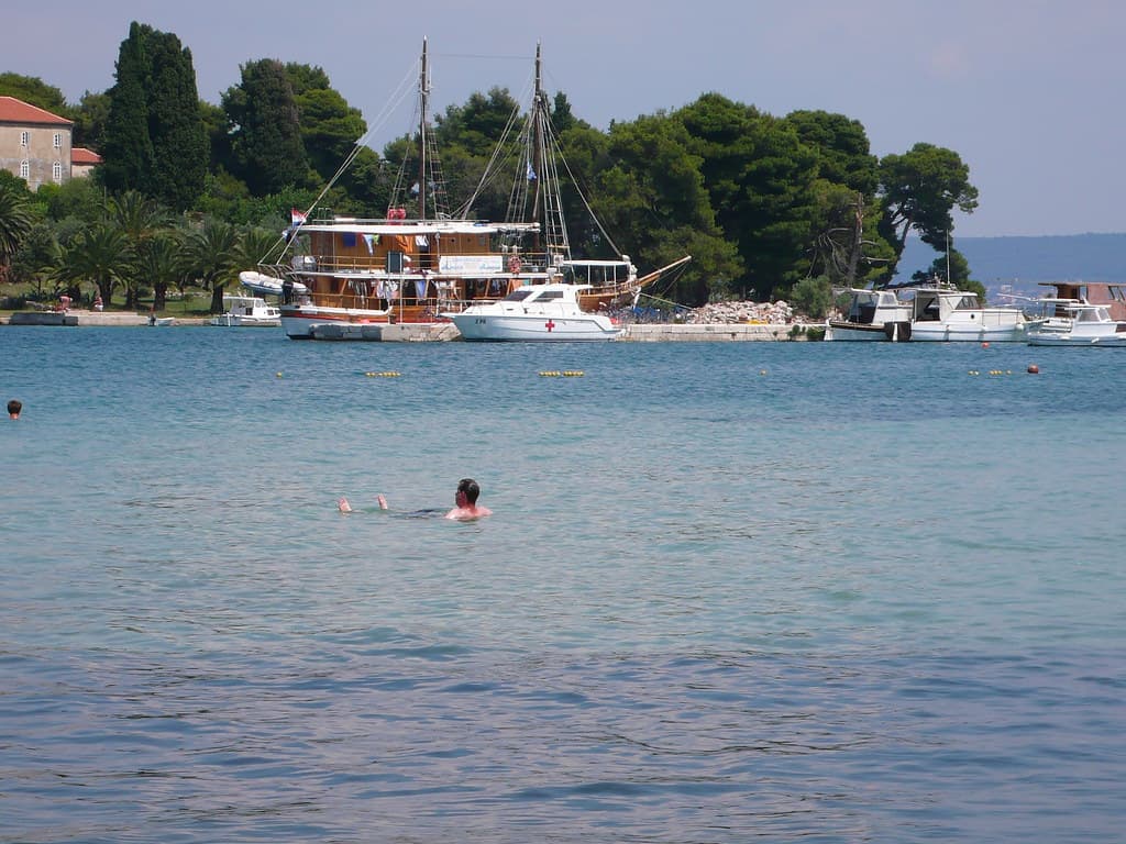 Knež Beach