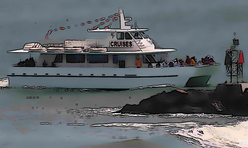 Cruise Boat / Virginia Beach