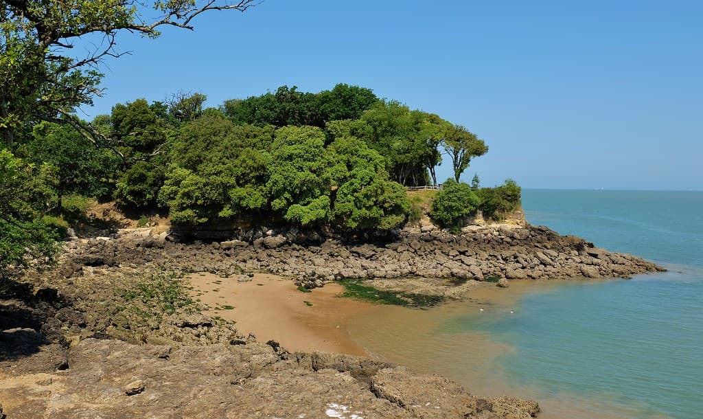 Plage de la Croix view 2