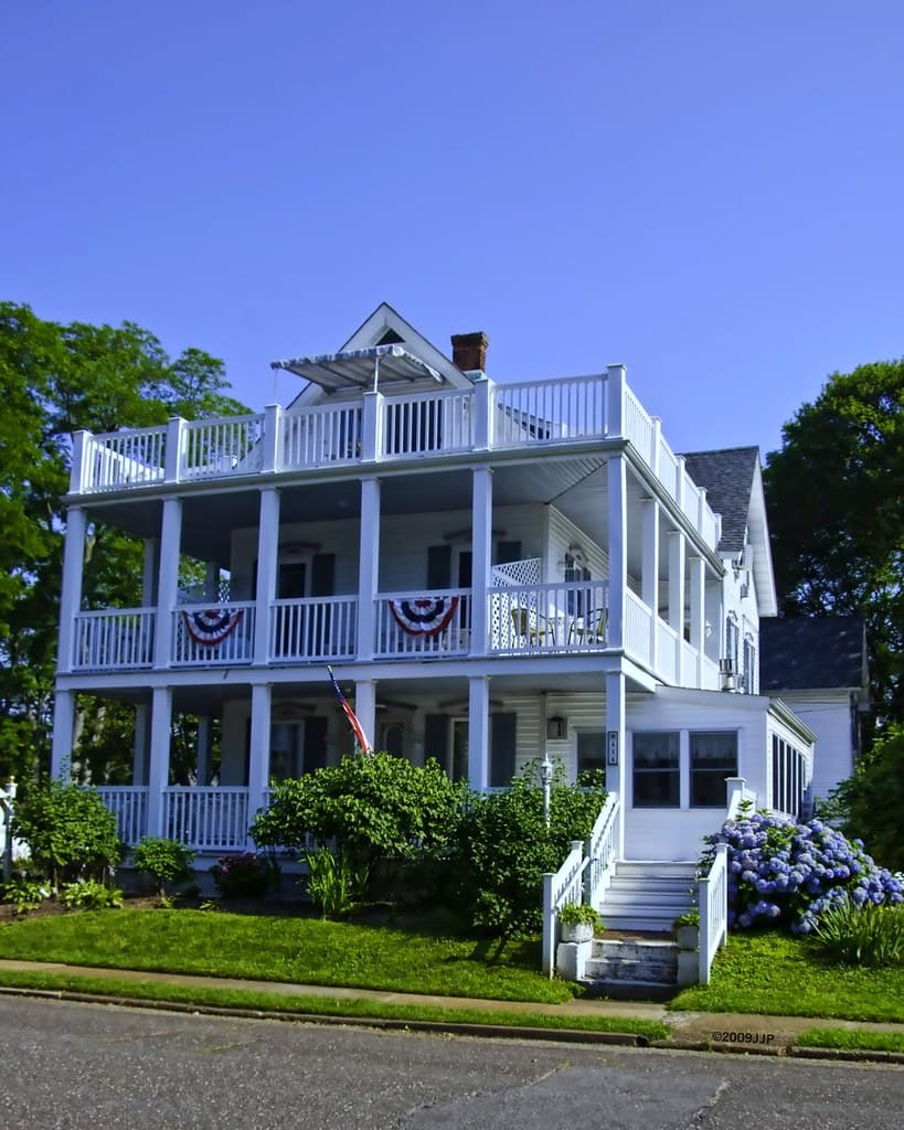 White Lilac Inn