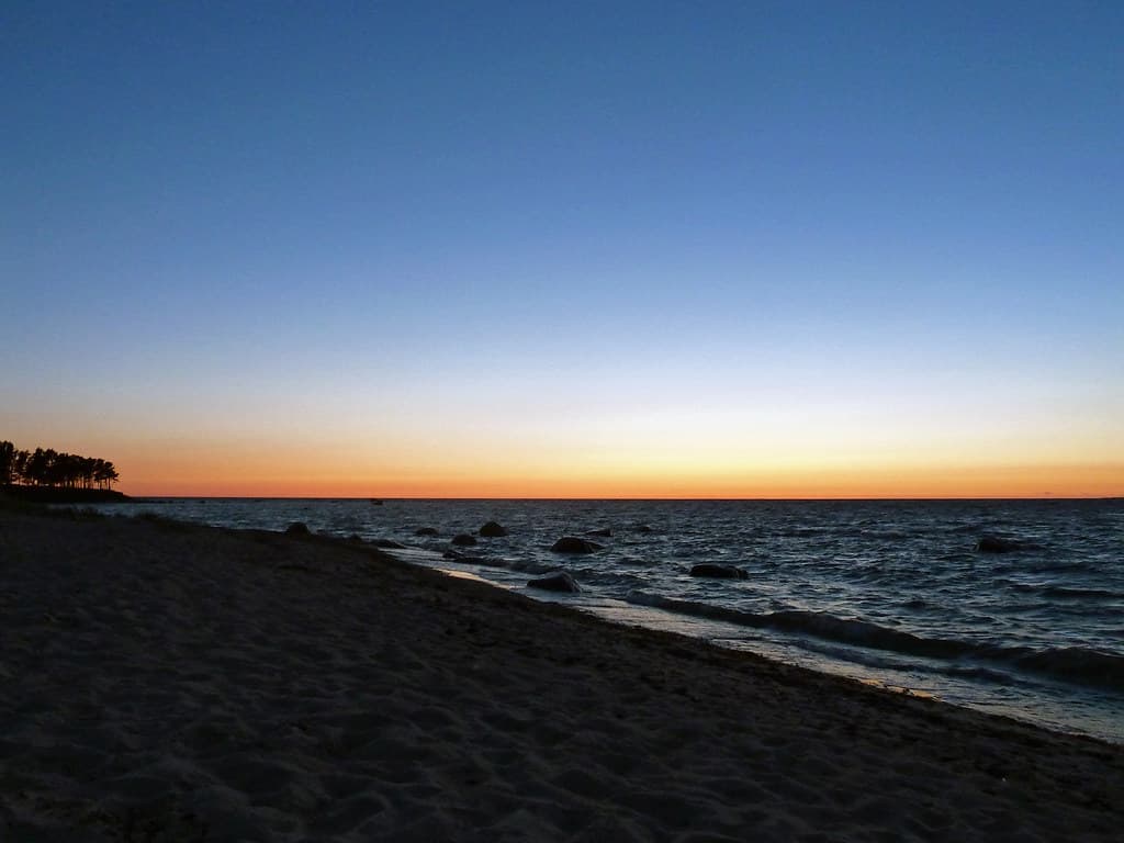 Dirhami Beach — photo by Brandungslücken