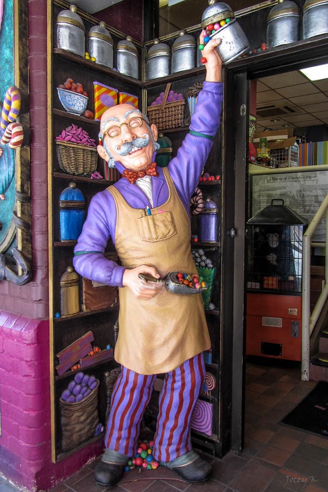 Come in and Enjoy our Sweets