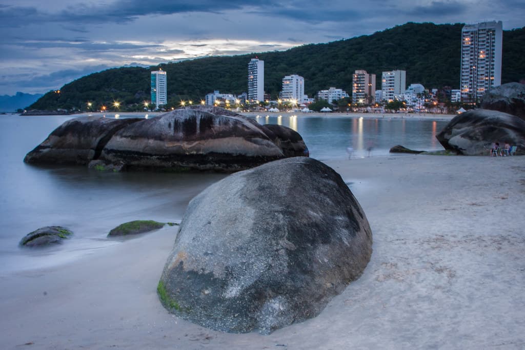 Praia de Guaratuba — photo by rogeriobromfman