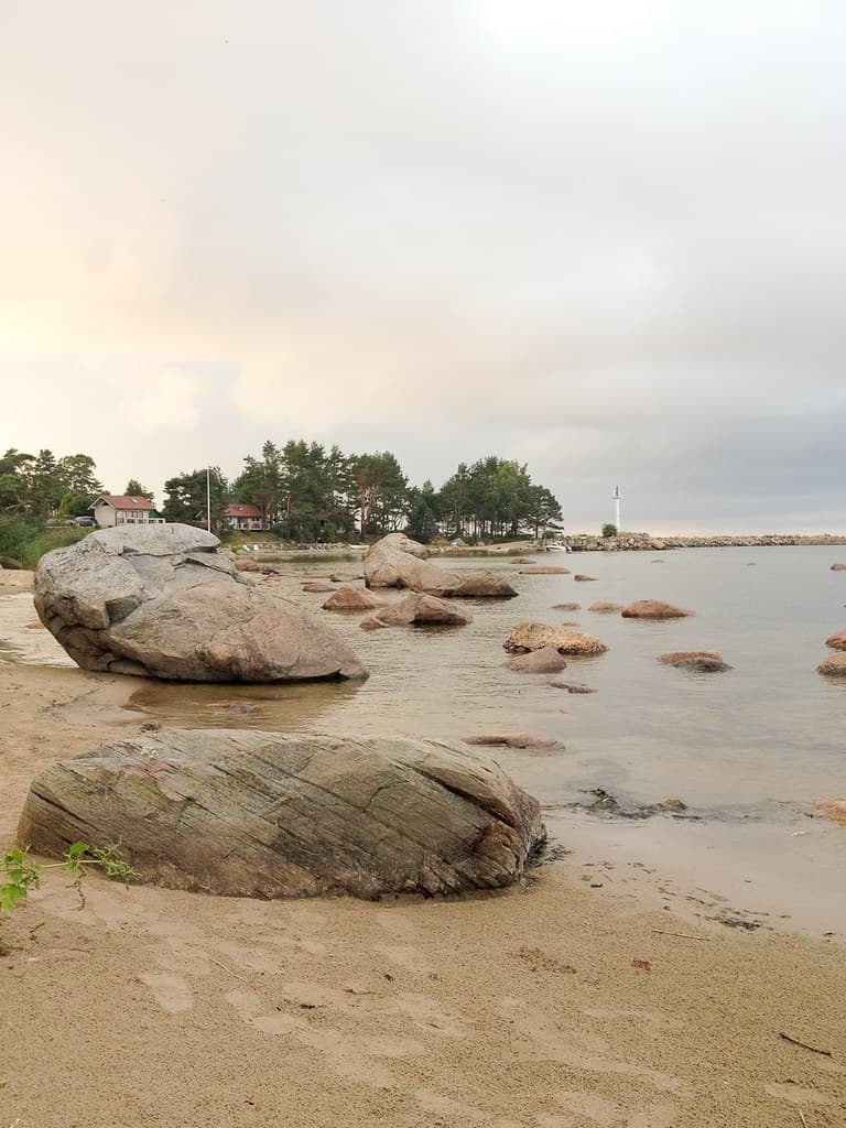 Rutja West Beach — photo by juanjogasp