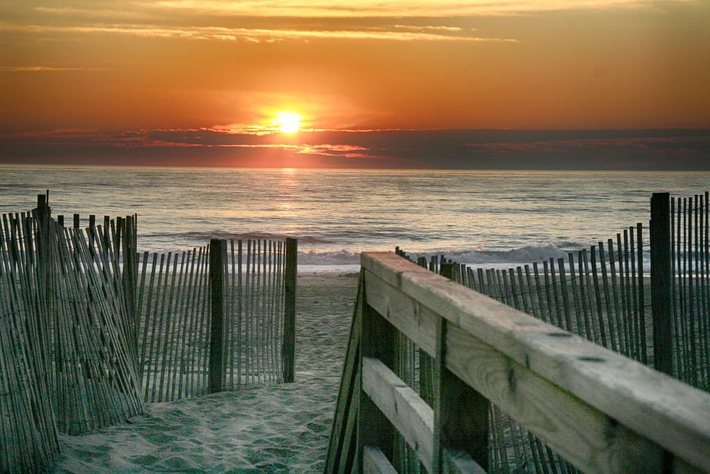 Jennettes Pier Beach — photo by photo516