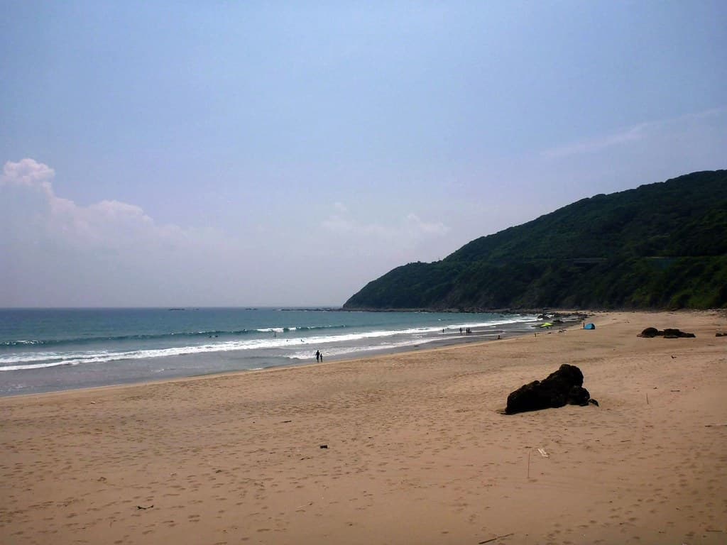 Toi Rocky Shore Beach