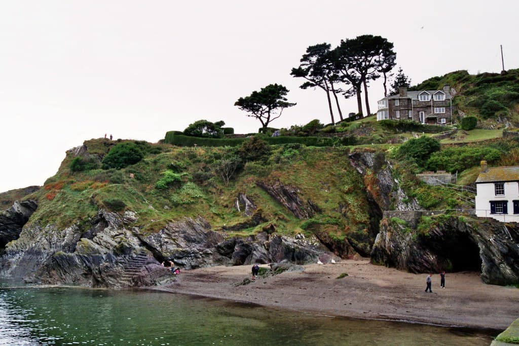 Looe Beach — photo by byb64