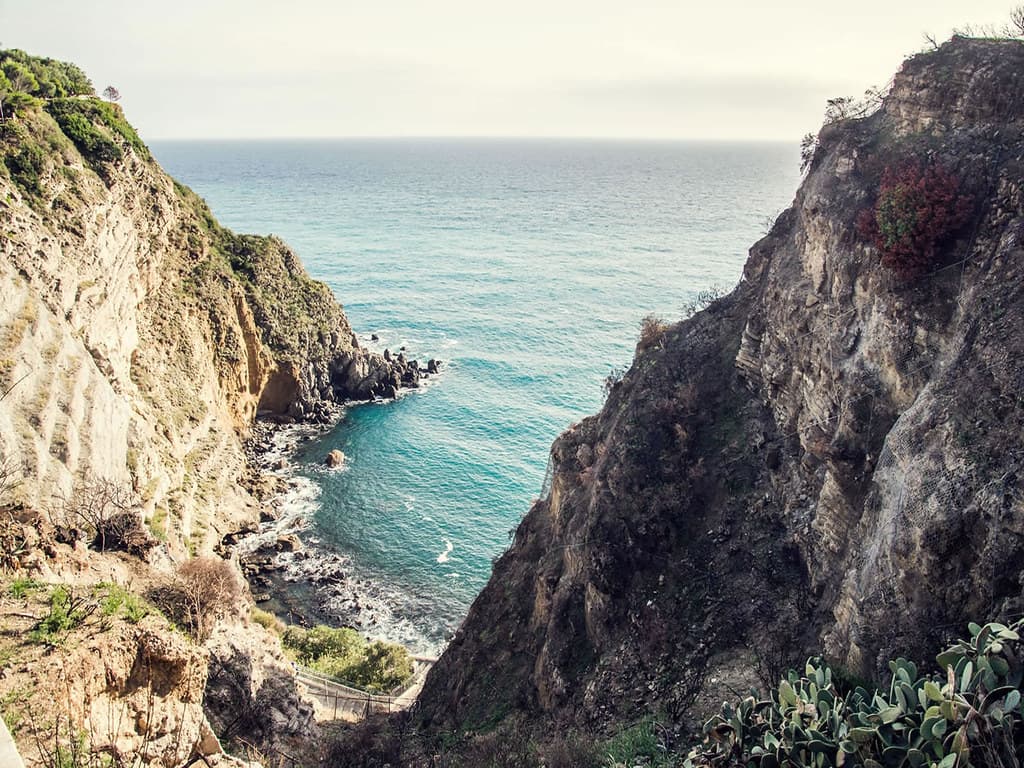 Cava Grado Beach — photo by Hotel Internazionale Ischia