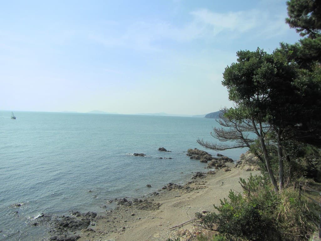 Miyanoshita Beach — photo by rurinoshima
