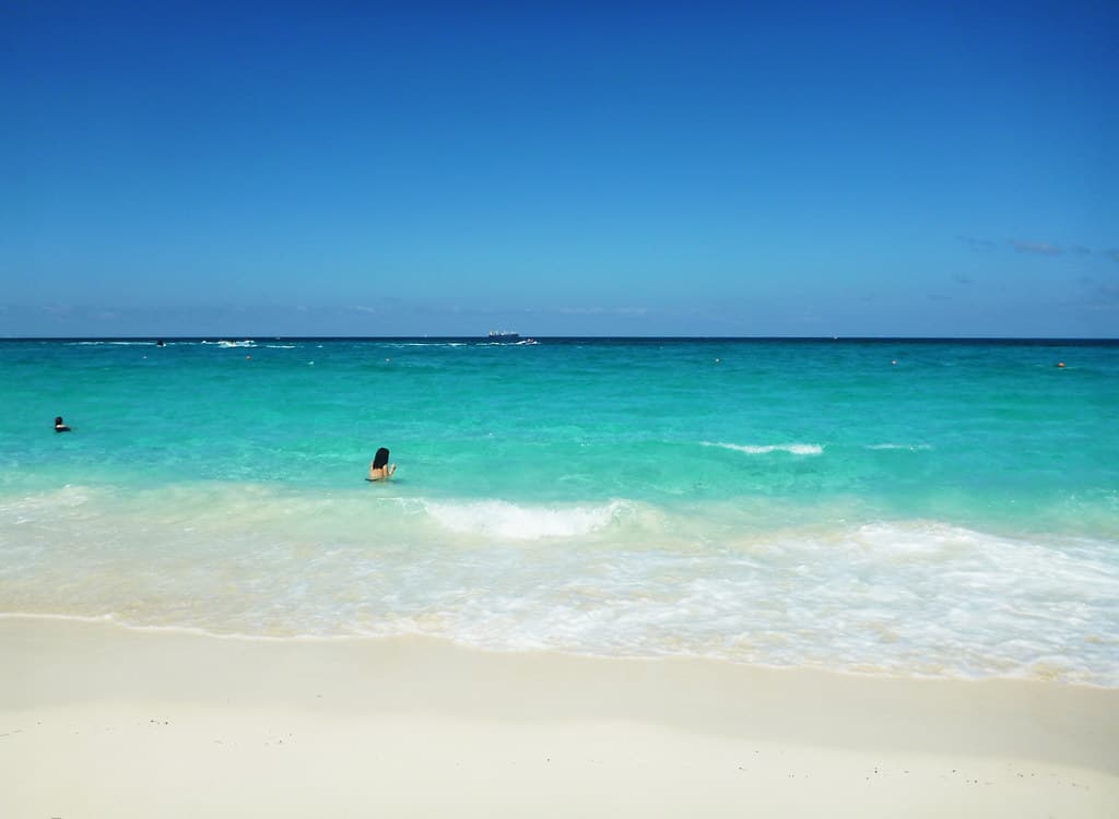 Palm Cay Beach — photo by lgoub