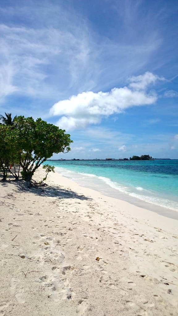 Innahura Beach — photo by AnakinLee