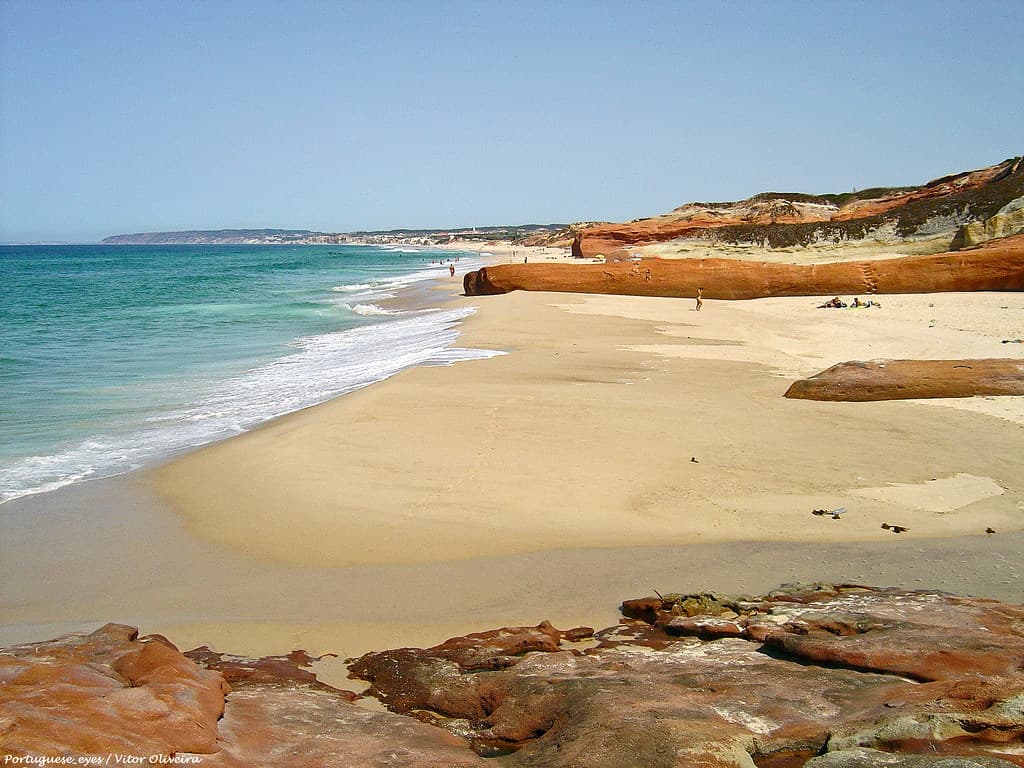Praia da Foz do Arelho — photo by Portuguese_eyes