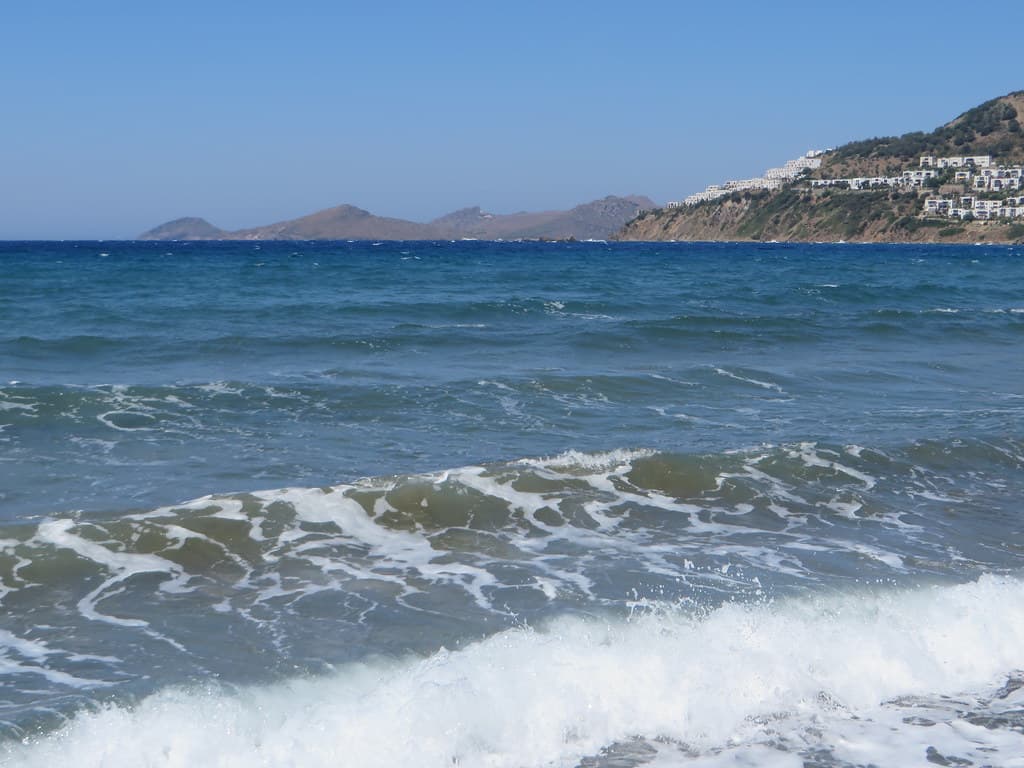 Yalikavak Beach — photo by AmiCalmant