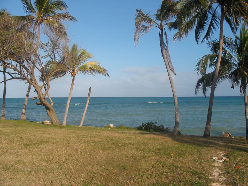 Playa Caletones de Guardalavaca — photo by mutantlog