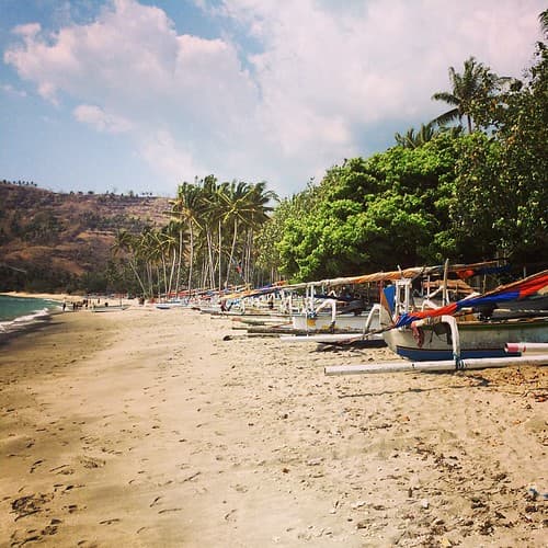 This was our beach spot for today - nipah beach - the local were very friendly and hardly any westerners :) #upsticksngo #travel #travelphotos #travellingtheworld #beachphotos #nipahbeach #lombok #indonesia