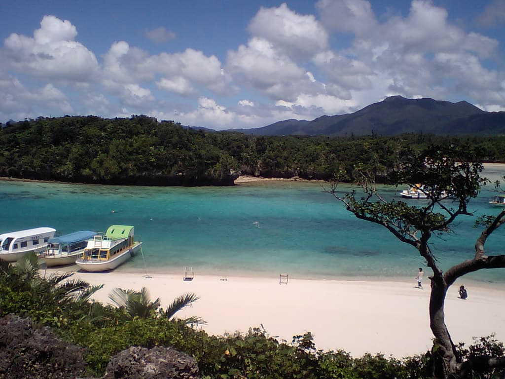 Yoshihara Beach — photo by Dick Thomas Johnson