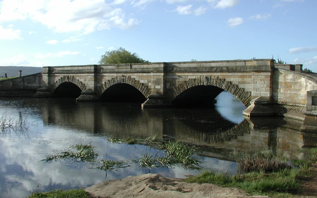 Bridge arches