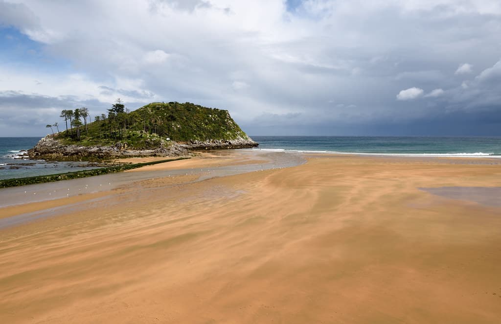 Isuntza Beach — photo by Paulo Etxeberria