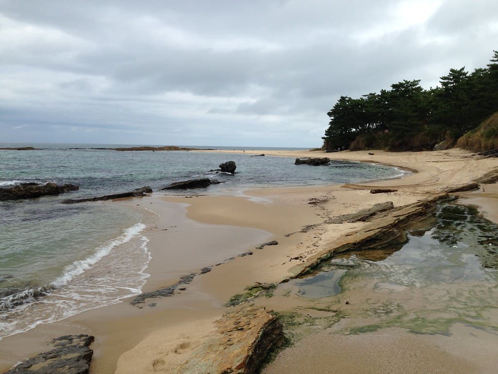 Hamazume Beach — photo by mhrs.jp