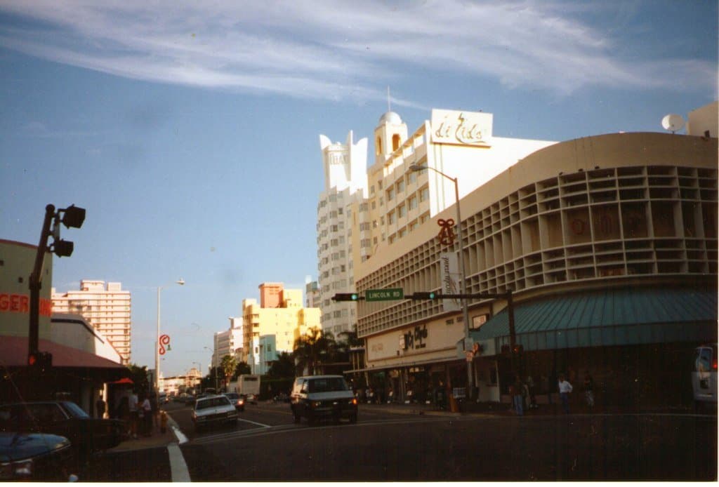 Di Lido Hotel: Miami Beach, Florida (ca.1997)