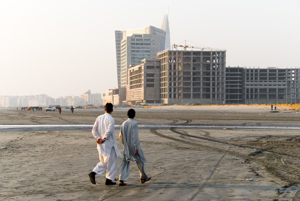 Gizri Coastal Stretch — photo by bennylin0724