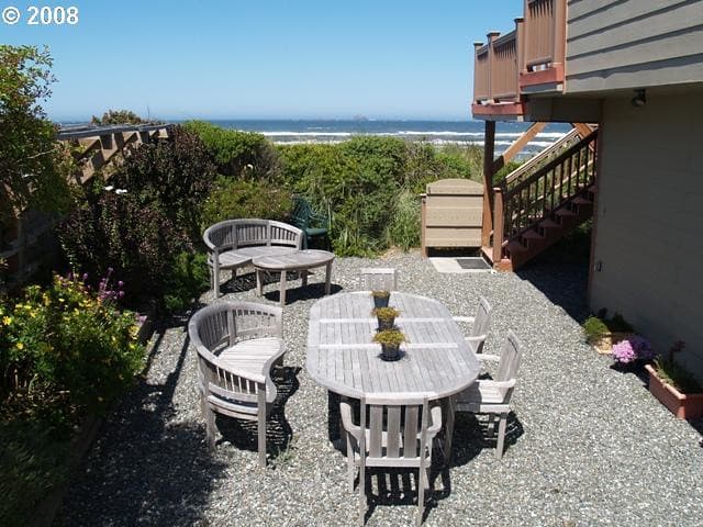 Hunter Creek Beach — photo by Gold Beach Real Estate