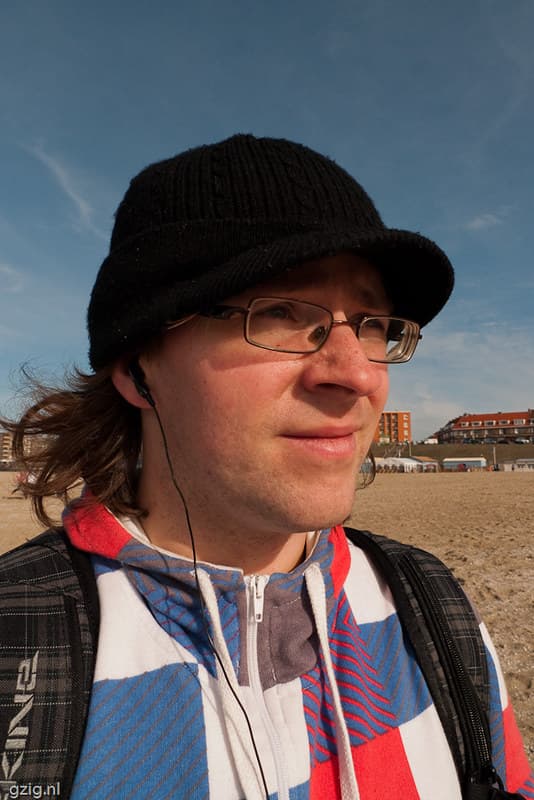 Marcel op t strand
