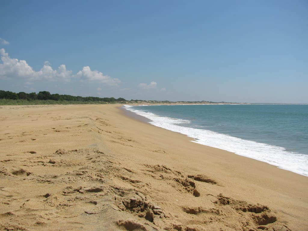 Kataragama Lagoon Beach — photo by Felix Krohn