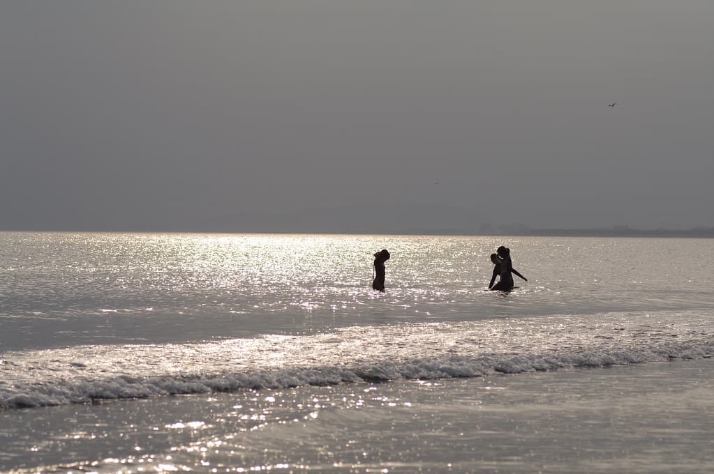 surfers