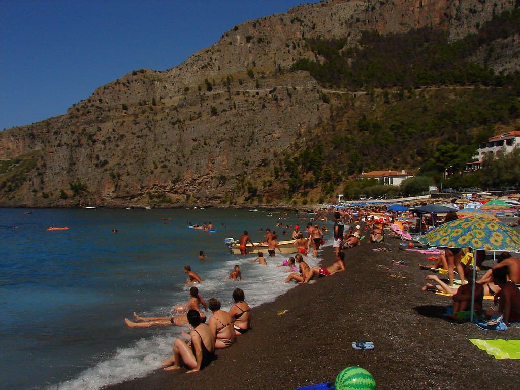 Spiaggia Nera — photo by Seattle.roamer