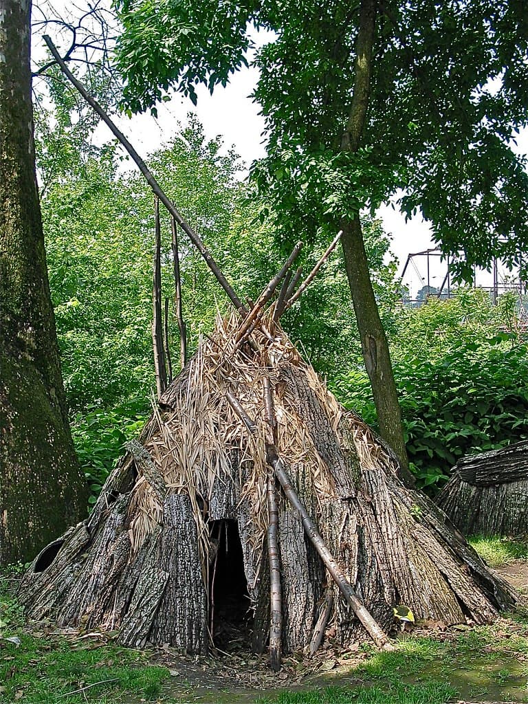 City Island – Native American encampment (replica)