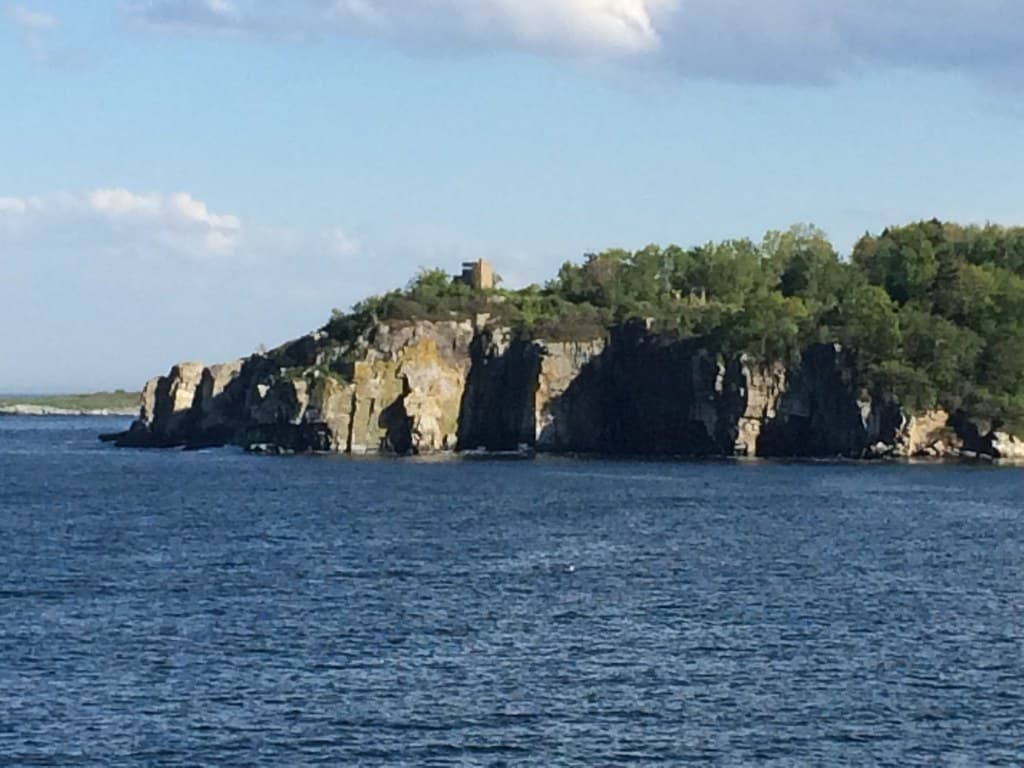 5th Maine Regiment Memorial Hall (1888) – view south to Cushing Island