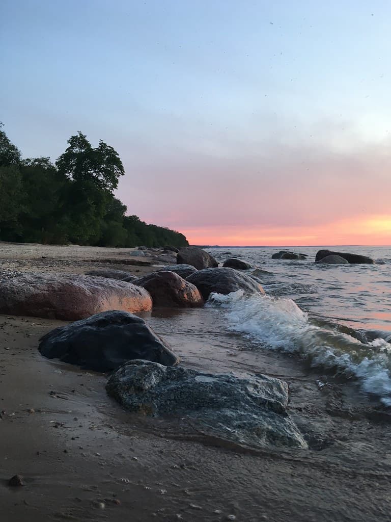 Ontika Cliff Shore Beach — photo by sergei.gussev