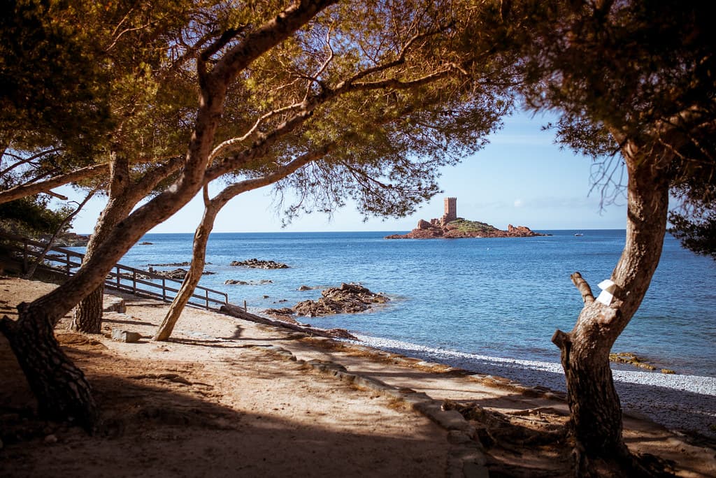 Plage d'Anthéor — photo by Mark Grant-Jones