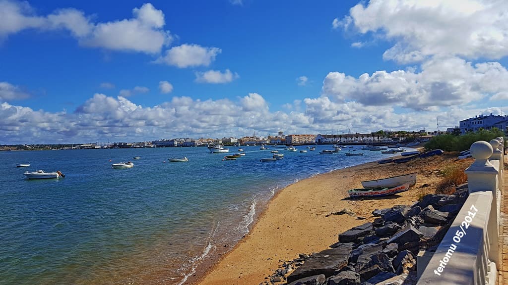 Playa de Los Haraganes — photo by ferlomu