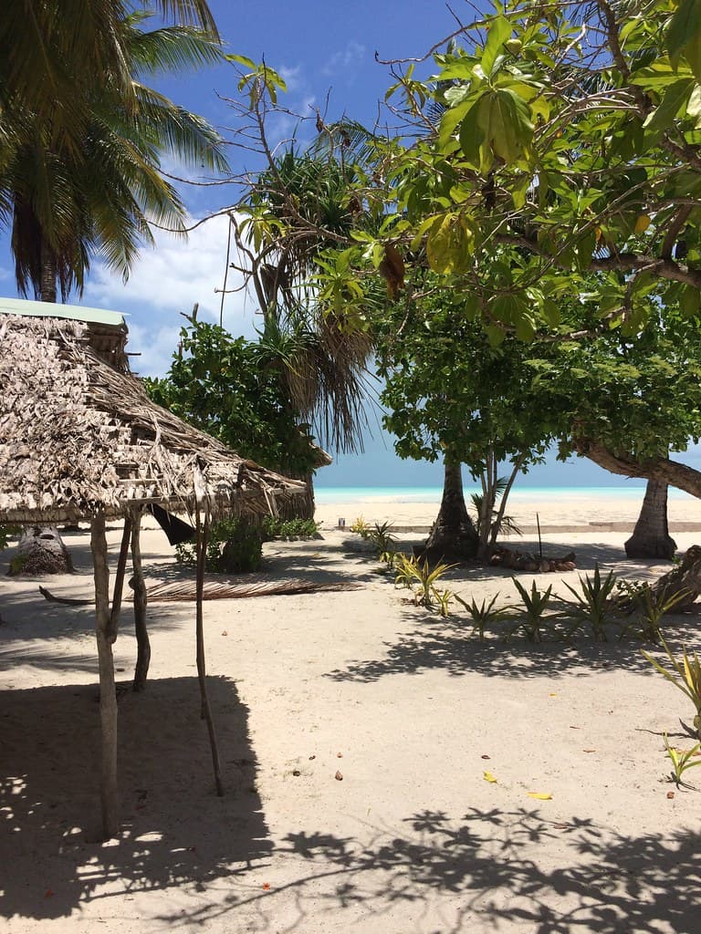 Bikenibeu Beach — photo by hypermobility