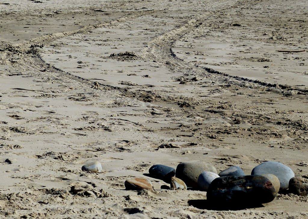 Sand tracks