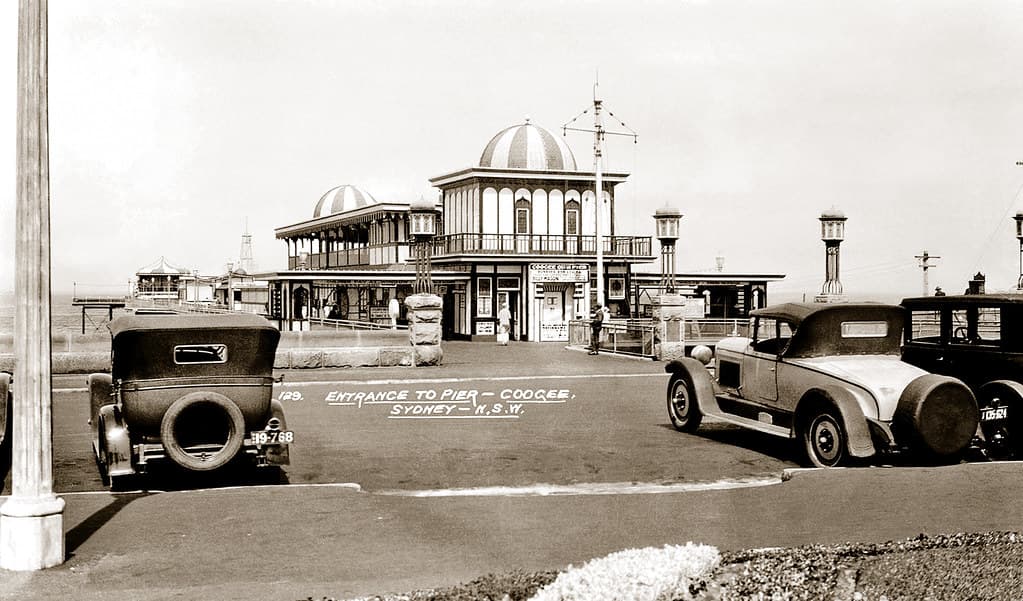 Circa December 1928 - No. 129. "ENTRANCE TO PIER - COOGEE, SYDNEY - N.S.W.", Australia (restored version)