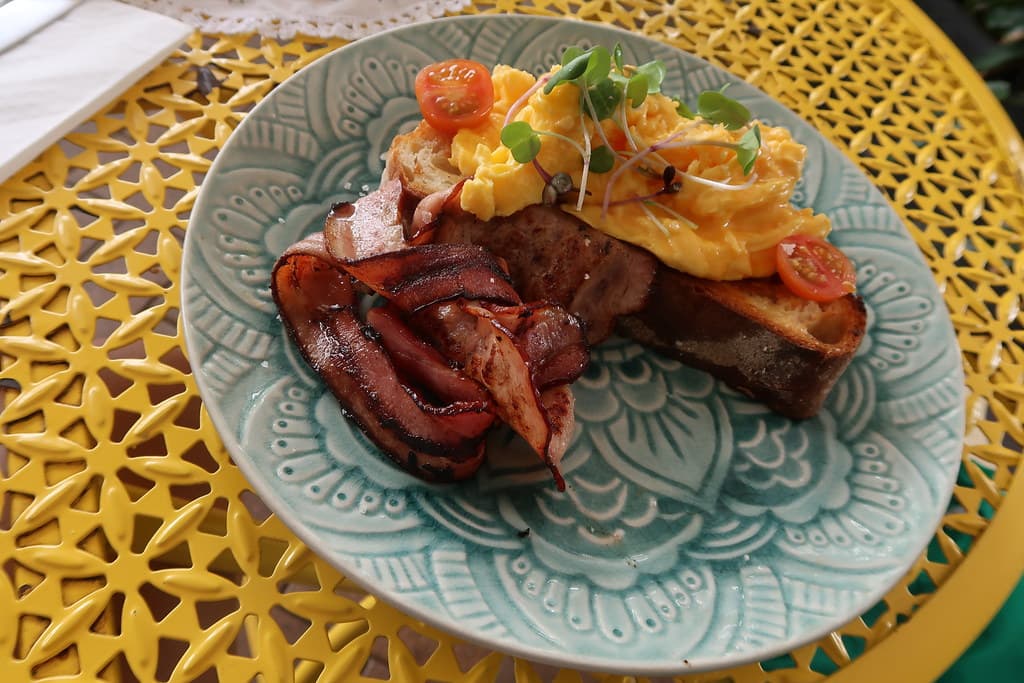 Brunch at Betty's Bohemian Beach Cafe, Port Douglas
