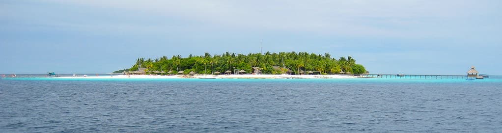 Kamadhoo Beach — photo by Piktour | Neville Wootton
