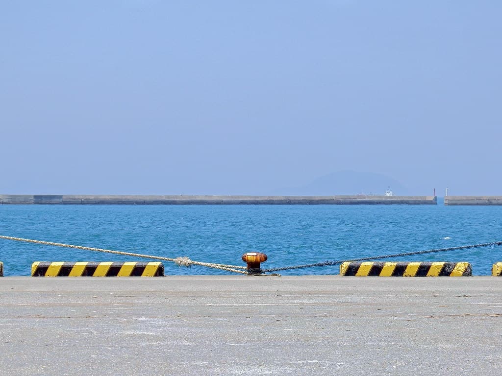 Yura Coast — photo by : : Ys [waiz] : :