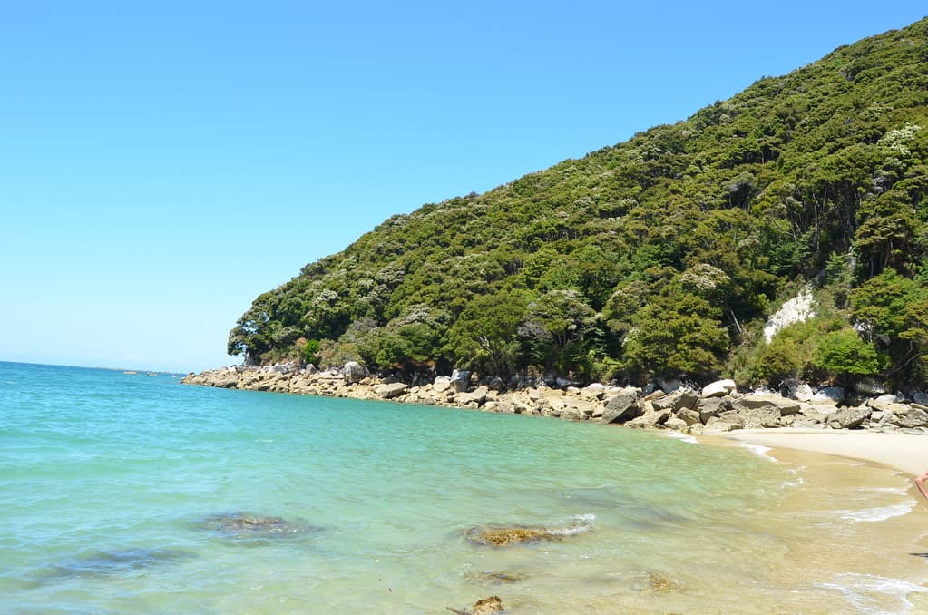 Onetahuti Bay Beach — photo by Pedro Nuno Caetano