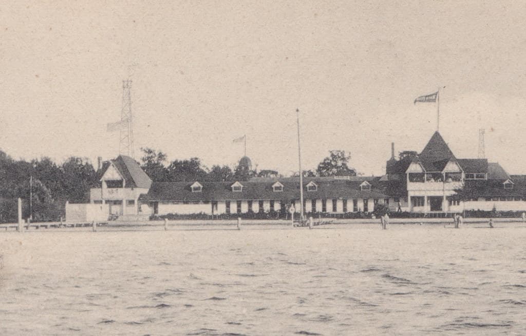 SE Detroit Grosse Point MI BELLE ISLE BATH HOUSE COMPLES with Piers and Docks Waterfront and Beach on the Detrotit River Belle Isle Park 1 PIECE BATHING SUIT DAYS FOR MEN & WOMEN3