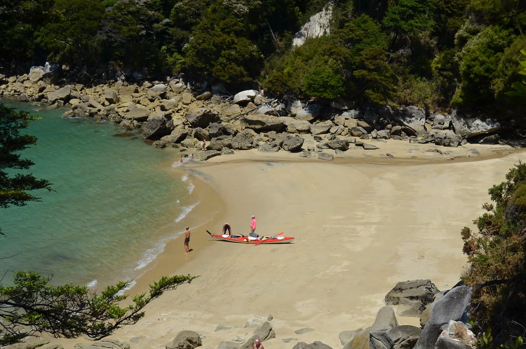 Onetahuti Bay Beach — photo by Pedro Nuno Caetano