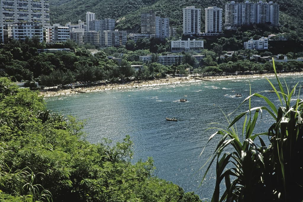 Lan Nai Wan Beach — photo by motohakone