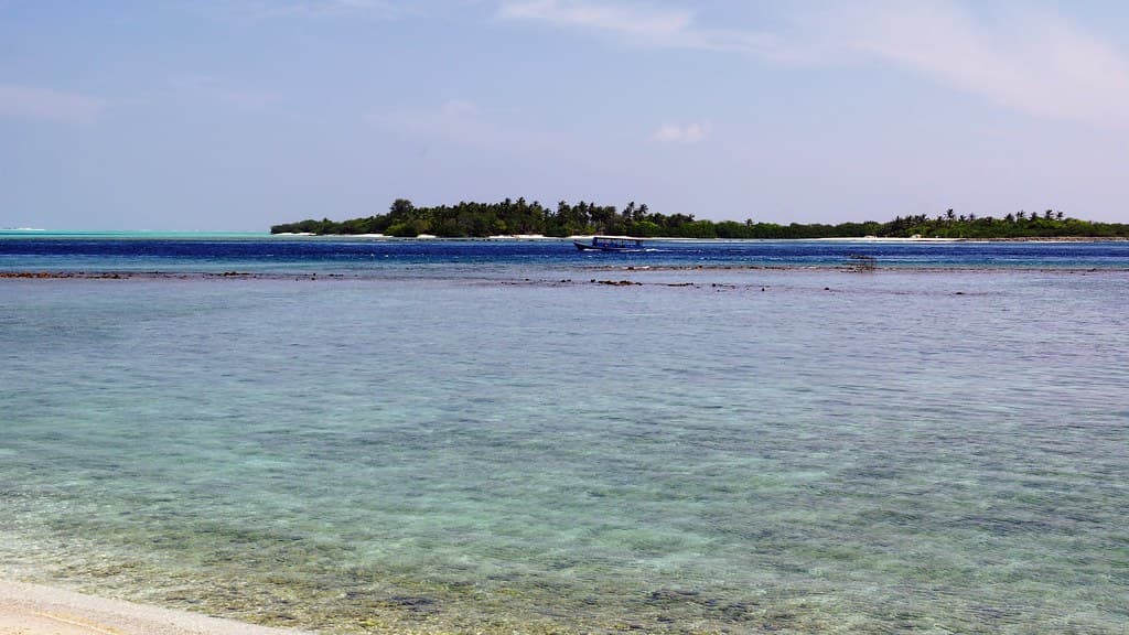 Bikini Beach Thulusdhoo — photo by Mickey Luigi Løgitmark