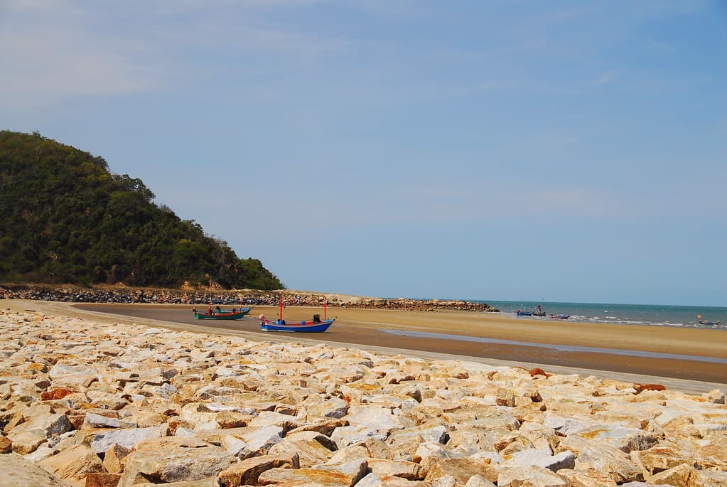 Khao Kalok Beach — photo by Thanate Tan