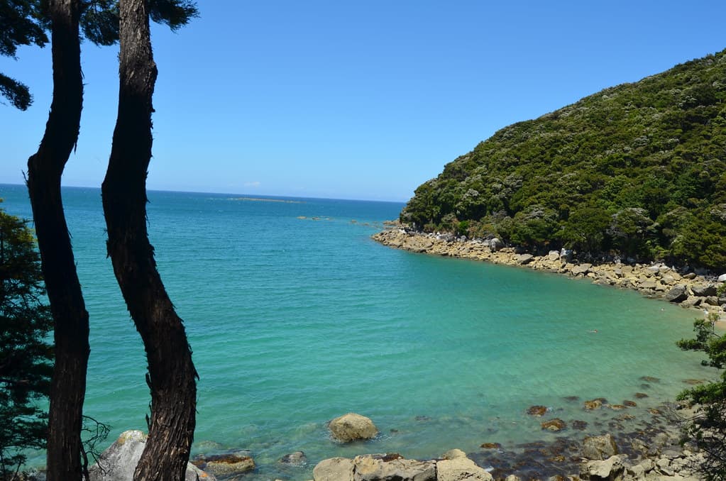 Onetahuti Bay Beach — photo by Pedro Nuno Caetano
