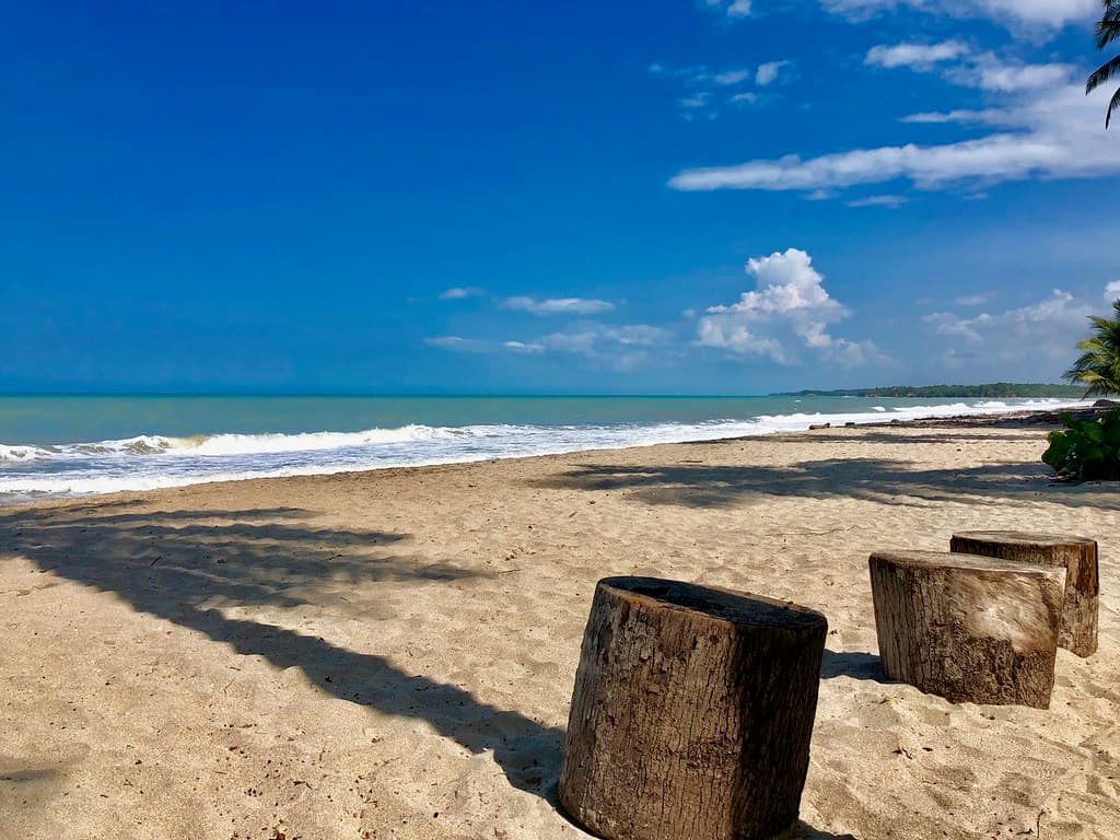 Playa Río Palomino — photo by Yássef