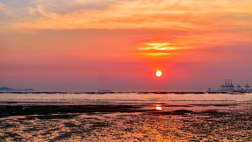 Lung Kwu Sheung Tan Beach — photo by kcma17